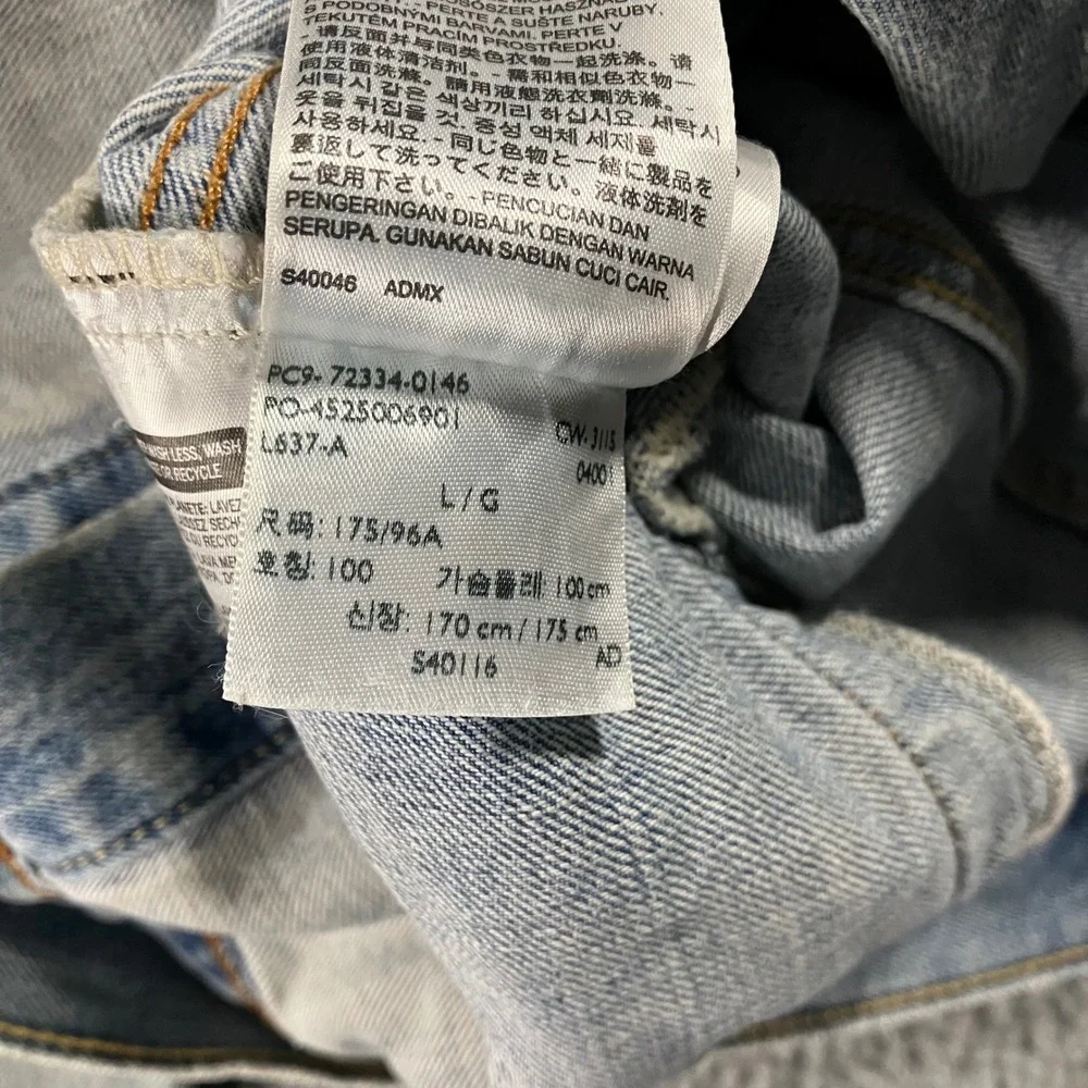 Levi's Denim Trucker Jacket Men Large Light Wash Blue Faded Western Classic - Picture 12 of 12